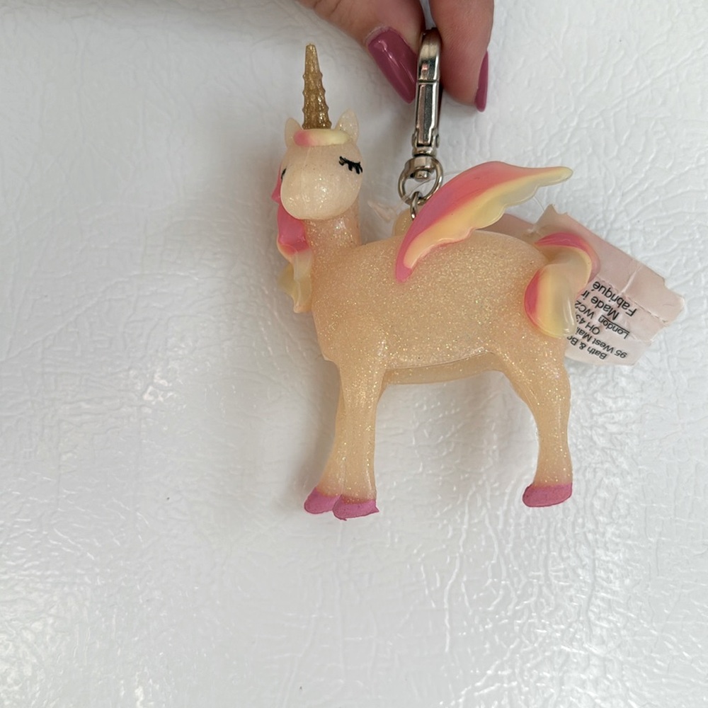 Bath & Body Works Unicorn Pocketbac sanitizer Holder NWT key fob